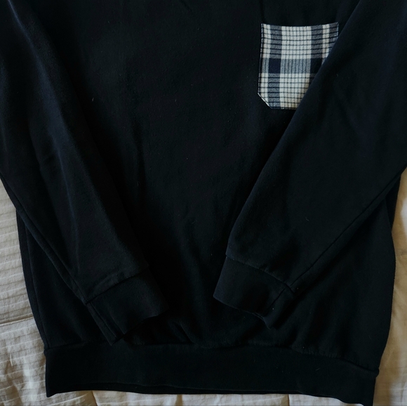 Zara || Black Crewneck || Medium - Picture 2 of 3